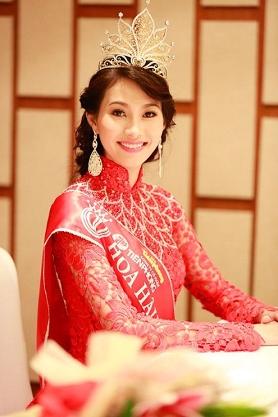 Ai xứng đáng là “hoa hậu” áo dài? - 18 Theo