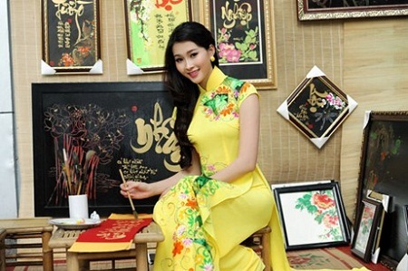 Ai xứng đáng là “hoa hậu” áo dài? - 22 Theo