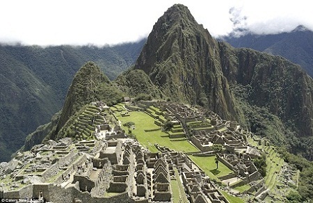 Thăm lại những phim trường lừng danh thế giới - 7 Sa mạc Wadi Rum ở Jordan, nơi từng đặt trường quay bộ phim “Laurence xứ Ả Rập” (1962).