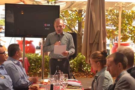 Thủy sản Việt Nam gây ấn tượng tại Úc - 2 Ông Norman Grant phát biểu. Ảnh: Quang Minh (PV TTXVN tại Australia)