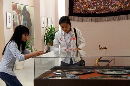 Vẻ đẹp tâm hồn Nga giữa lòng Hà Nội - 14 Bộ búp bê gỗ Điệu nhảy Vologda