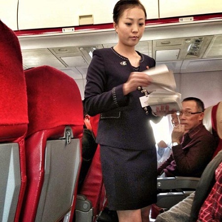 Triều Tiên cho phép “gợi cảm hơn” trang phục của tiếp viên hàng không - 2 Thiết kế đồng phục mới năng động, đẹp mắt