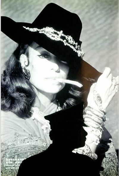 Bản vẽ thiết kế
của chiếc ghim cài vẫn còn được lưu giữ cho tới hôm nay.