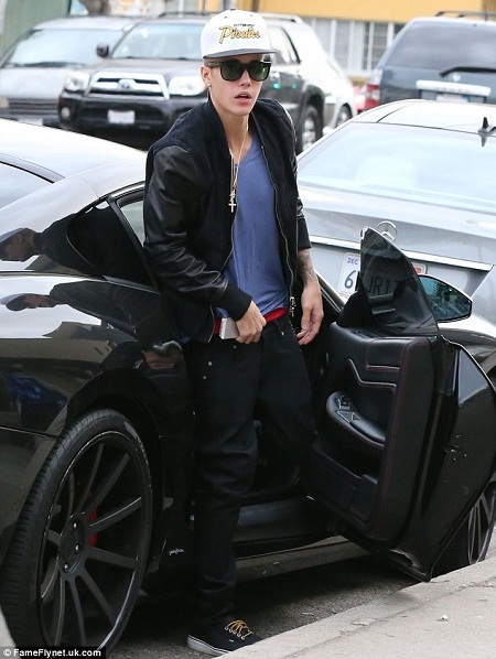 Justin Bieber nói dối rằng đã được gặp Tổng thống Mexico - 5 Dòng trạng thái của Tổng thống Mexico, trong đó ông phủ nhận việc đã gặp gỡ Justin Bieber.