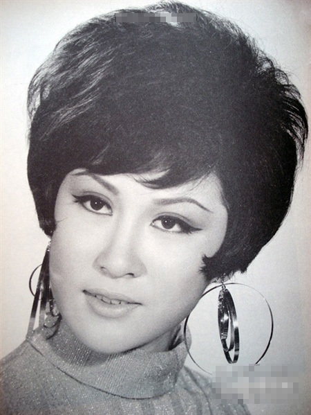 Vẻ đẹp của Đinh Bội thời trẻ