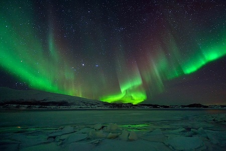 “Polar Lights 108” (Ánh sáng vùng cực) - Tác giả Achim Koepf (Đức) - Huy chương Bạc FIAP