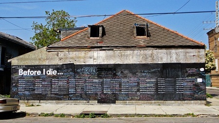 Câu hỏi cho tất cả: “Bạn muốn làm gì trước khi chết…” - 3 Candy Chang đã tạo ra tấm bảng “Before I Die” đầu tiên từ năm 2011.