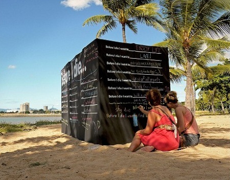 Câu hỏi cho tất cả: “Bạn muốn làm gì trước khi chết…” - 7 Tấm bảng ở thành phố biển Townsville của Úc.