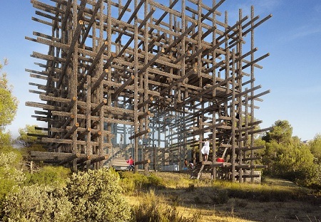 Nhìn từ xa, tòa nhà