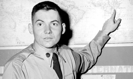 Bí mật về cuộc đời nhiều bi kịch của con trai nhà văn Hemingway - 3 Gregory Hemingway khi vẫn còn đang phục vụ trong quân đội Mỹ.