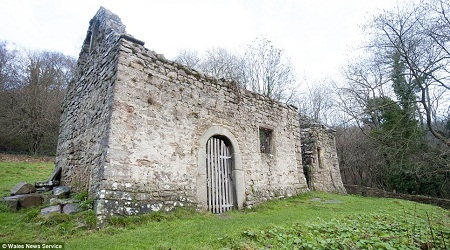 Nhà thờ cổ được rao bán với giá... 30 ngàn đồng