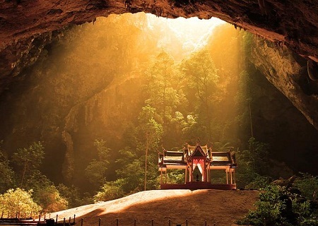 Hang động Phraya Nakhon vốn là địa điểm lui tới thường xuyên của các vị vua chúa Thái Lan khi xưa.