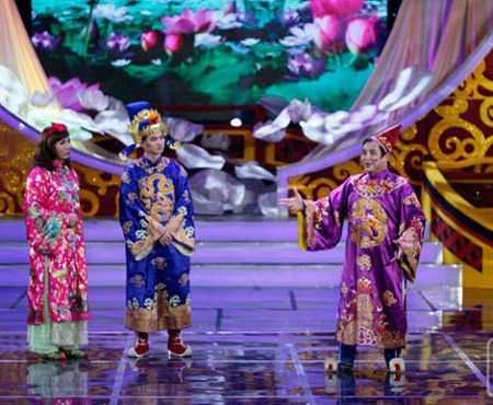 Những dấu ấn khó quên của Táo Giao thông Chí Trung - 11 Táo Giao thông trong chương trình Gặp nhau cuối năm tết 2012.