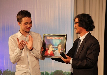 Mikhail Samarsky giao lưu với khán giả.