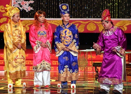 Những dấu ấn khó quên của Táo Giao thông Chí Trung - 23 Táo Giao thông trong chương trình Gặp nhau cuối năm xuân 2011.