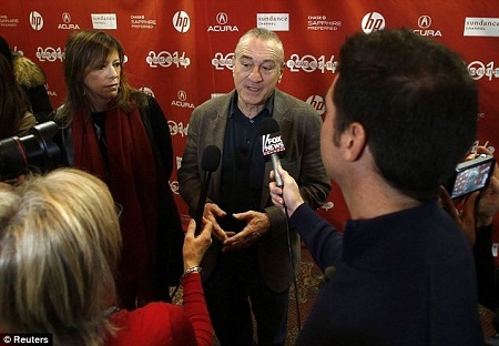 Nam diễn viên Robert De Niro bất ngờ làm phim về ông bố đồng tính - 2 Nam diễn viên Robert De Niro bất ngờ làm phim về ông bố đồng tính