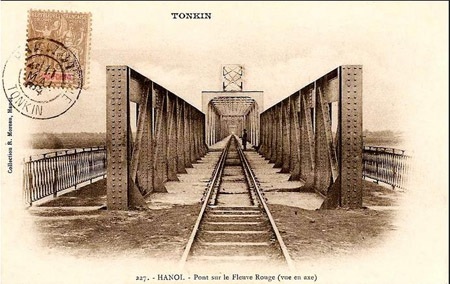 Một số hình ảnh khác về cầu Doumer (Long Biên) trong những năm chính quyền Pháp đô hộ.