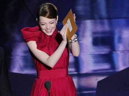 Khám phá bí mật bên trong chiếc phong bì trao giải Oscar - 2 Khám phá bí mật bên trong chiếc phong bì trao giải Oscar