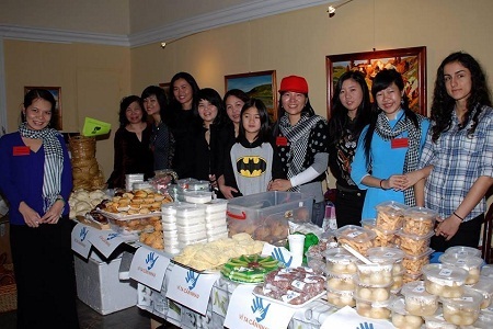 Tết của tình thương và sự sẻ chia từ cộng đồng người Việt tại Hungary - 2 Tết của tình thương và sự sẻ chia từ cộng đồng người Việt tại Hungary