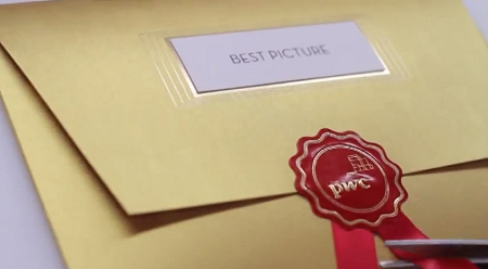 Khám phá bí mật bên trong chiếc phong bì trao giải Oscar - 12 Phong bì được dán mép cẩn thận.