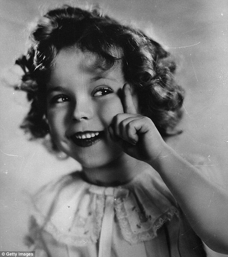 Dấu mốc sự nghiệp đáng nhớ của "sao nhí" Mỹ vừa qua đời - 8 Shirley Temple - một huyền thoại của điện ảnh Mỹ thập niên 1930 - đã qua đời ở tuổi 85.