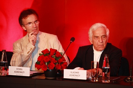 Giao lưu với hai nghệ sỹ dương cầm của Hòa nhạc Hennessy 18 - 3 Giao lưu với hai nghệ sỹ dương cầm của Hòa nhạc Hennessy 18