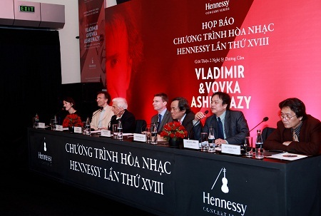 Giao lưu với hai nghệ sỹ dương cầm của Hòa nhạc Hennessy 18 - 6 Vovka Ashkenazy