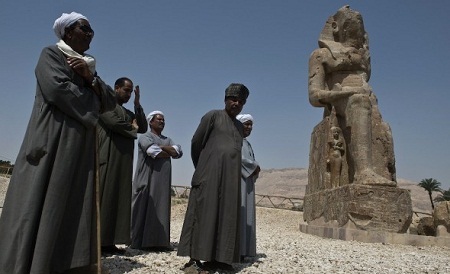 Tìm thấy hai bức tượng 3.400 tuổi của pharaông Ai Cập - 4 Ngôi đền 3.400 năm tuổi này vốn đã có hai bức tượng khổng lồ khắc họa chân dung vua Amenhotep III.