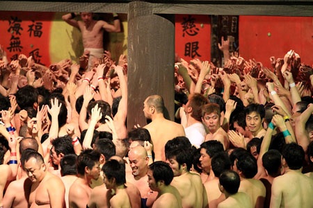 9 lễ hội khỏa thân trên khắp thế giới - 9 Lễ hội Hadaka Matsuri ở Nhật Bản