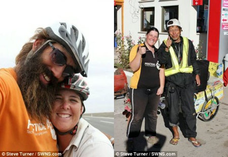 Ảnh chụp ở Urumqi, Tân Cương, Trung Quốc (trái) và ở Istanbul, Thổ Nhĩ Kỳ (phải).