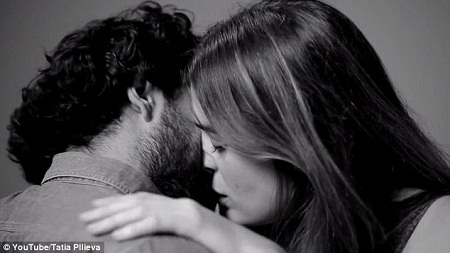 Phim ngắn về “nụ hôn” gây sốt - 11 … Nụ hôn nồng nàn đến thật nhanh chóng.