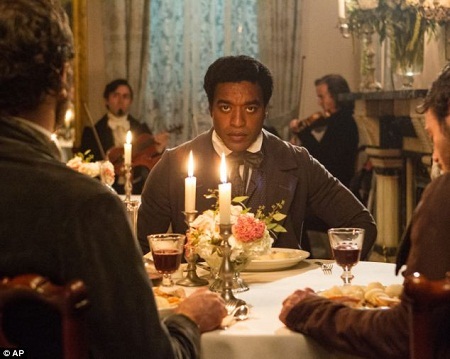 Tuổi thơ bi kịch của dàn diễn viên Phim hay nhất Oscar 2014 - 4 Chiwetel Ejiofor và em gái.