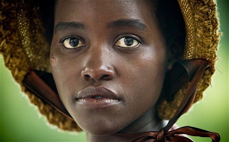 Tuổi thơ bi kịch của dàn diễn viên Phim hay nhất Oscar 2014 - 6 Chiwetel Ejiofor và em gái.