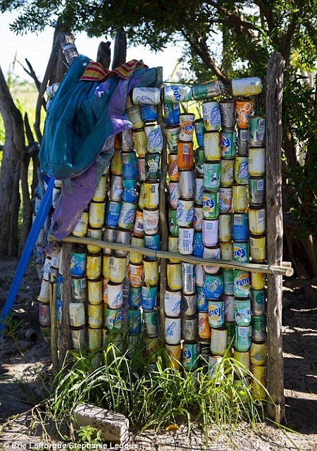 Những cô bé người Okwanyama đang nhảy múa.