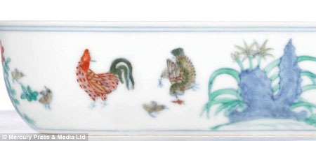 Chiếc bát sứ triều Minh giá gần ngàn tỷ - 3 Loạt bát này từng được chế tác dưới triều đại vua Minh Hiến Tông (1465-1487), niên hiệu Thành Hoá.