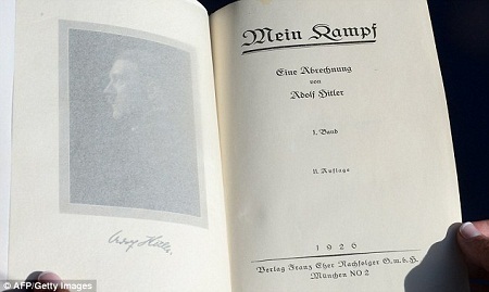 Sách có chữ ký Hitler giá 1,4 tỉ đồng - 7 Cuốn “Mein Kampf” tập 2.