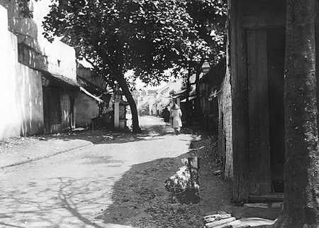 100 năm và “những lớp văn hóa chồng lên nhau” trên phố Hà Nội - 6 Phố Hàng Cân (Ảnh: