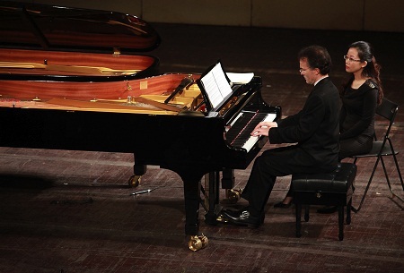 Thưởng thức tiếng đàn của nghệ sĩ dương cầm nổi tiếng nhất thế kỉ 20 - 2 Nghệ sĩ dương cầm Vovka Ashkenaz