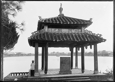 100 năm và “những lớp văn hóa chồng lên nhau” trên phố Hà Nội - 27 Đình Trấn Ba nằm ở phía Nam đền Ngọc Sơn (Ảnh: