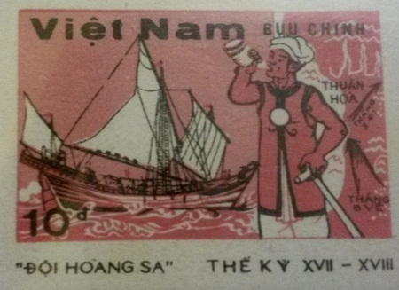 Chợ tem quý “có một không hai” giữa Hà Nội - 8 Tem về quần đảo Hoàng Sa.