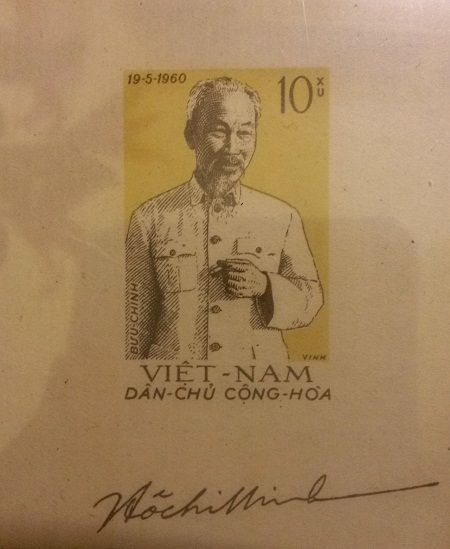 Chợ tem quý “có một không hai” giữa Hà Nội - 9 Tem về Chủ tịch Hồ Chí Minh.
