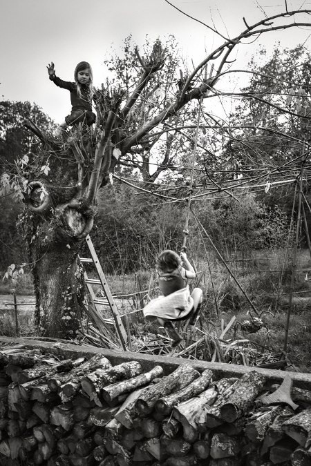 Bên cạnh chùm ảnh đen trắng, Alain Laboile còn chụp cả những bức ảnh màu chân thực và sống động: