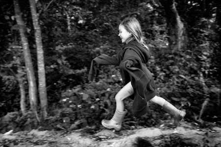 Bên cạnh chùm ảnh đen trắng, Alain Laboile còn chụp cả những bức ảnh màu chân thực và sống động: