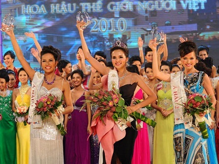 Dối lừa công chúng - Bệnh của showbiz? - 1 Dối lừa công chúng - Bệnh của showbiz?