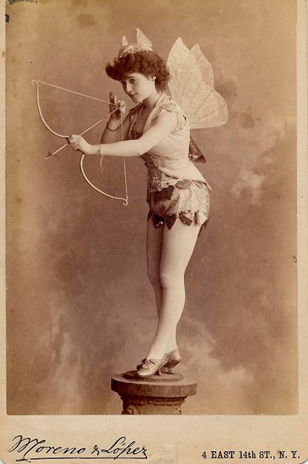 Vẻ đẹp quyến rũ của những vũ công thế kỷ 19 - 2 Phan Hạnh