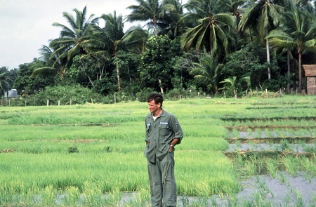 Vì sao “Good Morning, Vietnam” thuộc top 100 phim hay nhất nước Mỹ? - 12 Trailer phim “Good Morning, Vietnam” (1987)