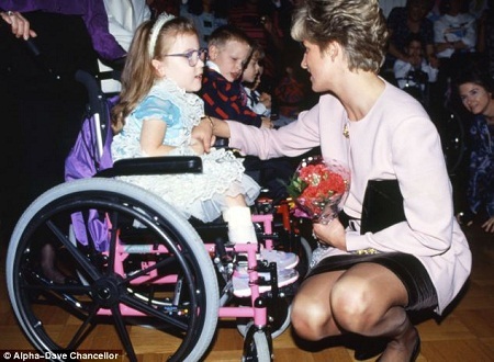 Công nương Kate là “bông hồng mới của nước Anh” - 6 Công nương Diana trong chuyến thăm Canada năm 1991.