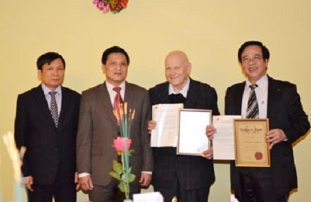 Bơi trên biển chữ mênh mông (Kỳ II)