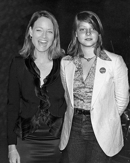 Mỹ nhân màn ảnh ngày ấy- bây giờ - 15 Jodie Foster của hiện nay (52 tuổi) so với năm 15 tuổi vẫn còn giữ được nhiều nét đẹp.