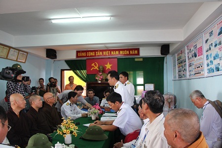 Biển Đông - Trường Sa với người Việt xa quê - 1 Chuyến đi thăm quân dân huyện đảo Trường Sa từ 2/5 đến 13/5/2013